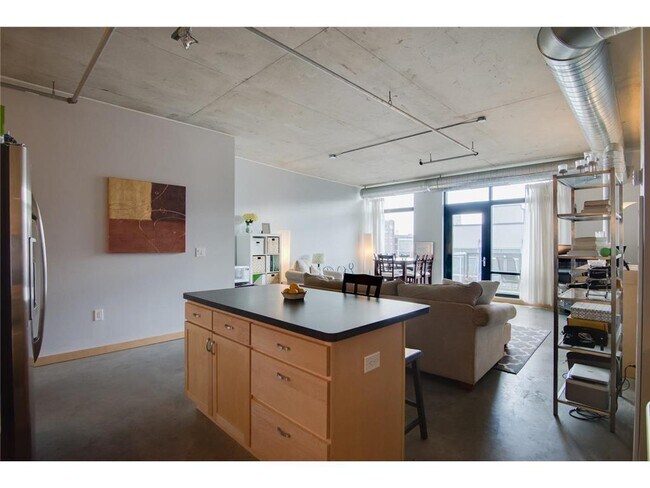 Building Photo - 720 N 4th St