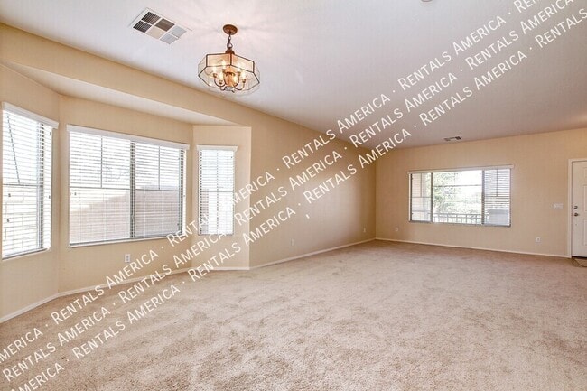 Building Photo - 935 E Blue Spruce Ln