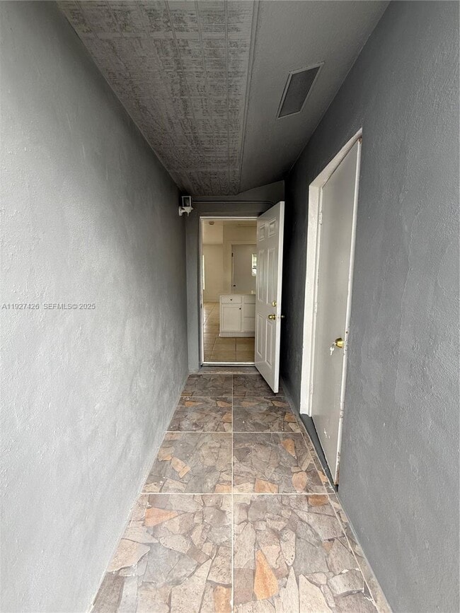 Building Photo - 1149 W 26th St