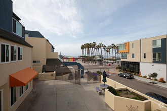 Building Photo - Beautiful 1B/1Ba with Ocean Views and Park...