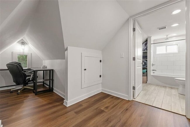 Building Photo - 323 Anderson Ave NW