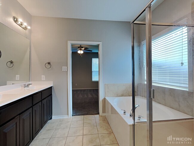 Building Photo - 125 Creek Terrace Dr