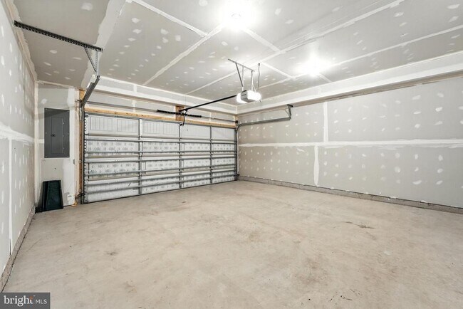 Building Photo - 22310 Seabring Terrace