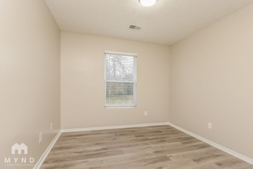 Building Photo - 2838 Creekbend Dr