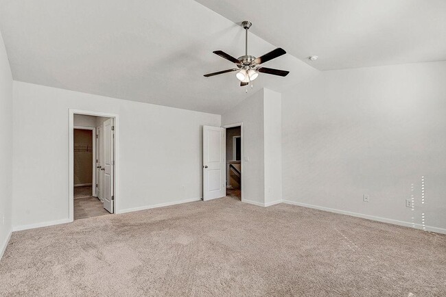 Building Photo - 33 Long Mdw Ln