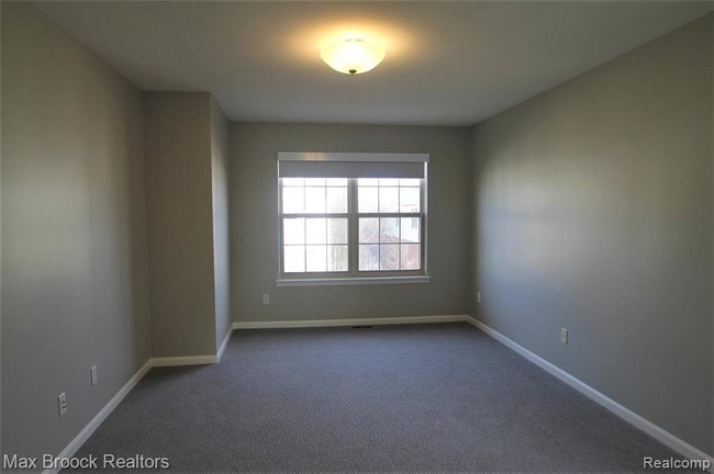 Building Photo - 3243 Camden Dr