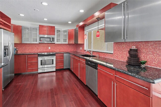 Building Photo - 8619 SW 51st St