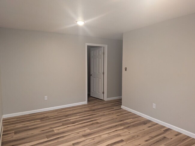 Building Photo - 1071 Kathryn