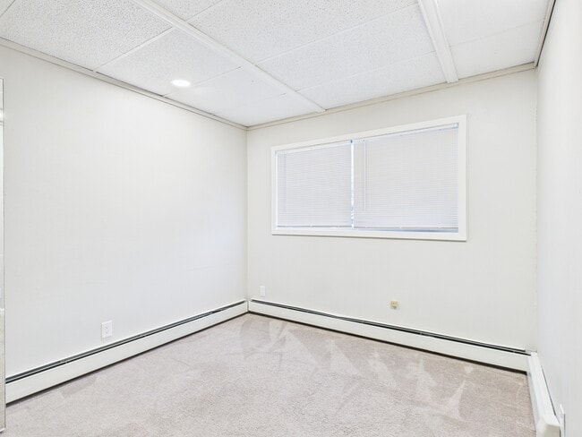 Building Photo - 246 E 7th Ave