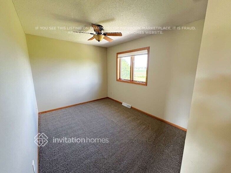 Building Photo - 13876 59th St NE
