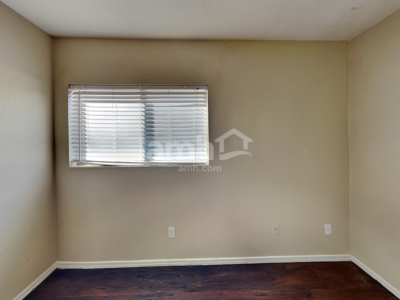 Building Photo - 1767 W Rue De La Montagne