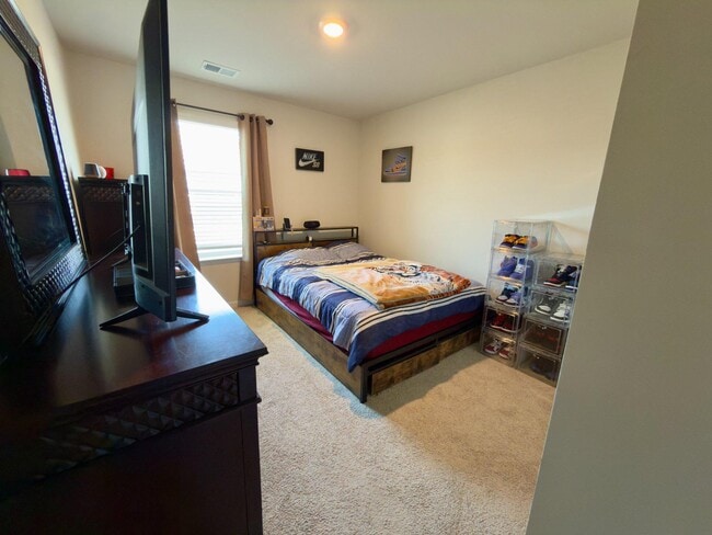 Building Photo - 61 New England Dr