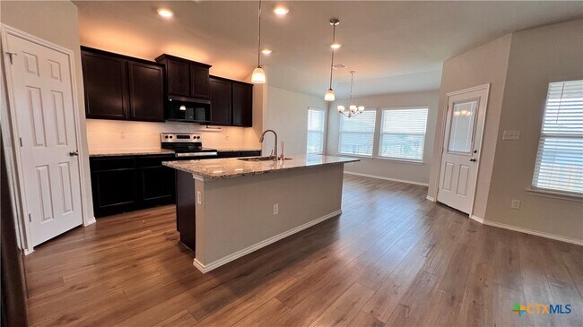 Building Photo - 2426 Elba Dr
