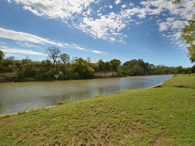 Building Photo - 1200 Brendon Lee Lane