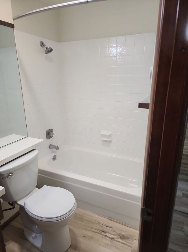 Building Photo - Beautiful Large home in private and quiet community