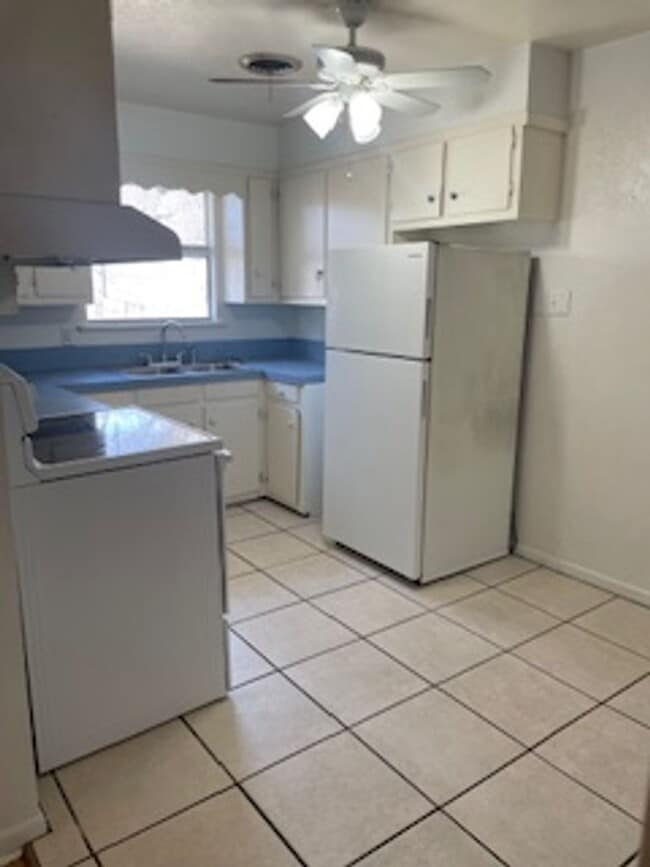 Building Photo - 3 BR in a Quiet Neighborhood