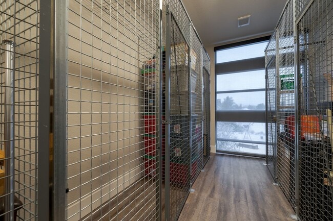 Building Photo - 6618 E Lowry Blvd