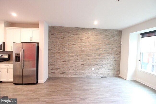 Building Photo - 6210 Monitor St