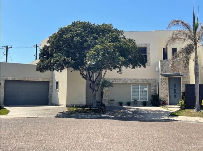 Primary Photo - 2404 S 43rd St