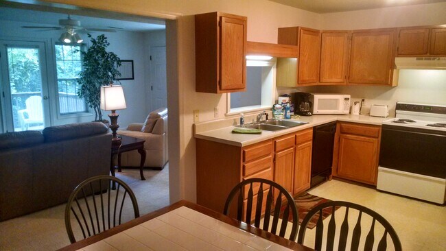 Building Photo - 623 Wyndhurst Dr