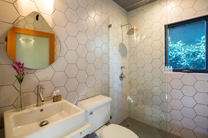 Building Photo - 432 Howland Canal