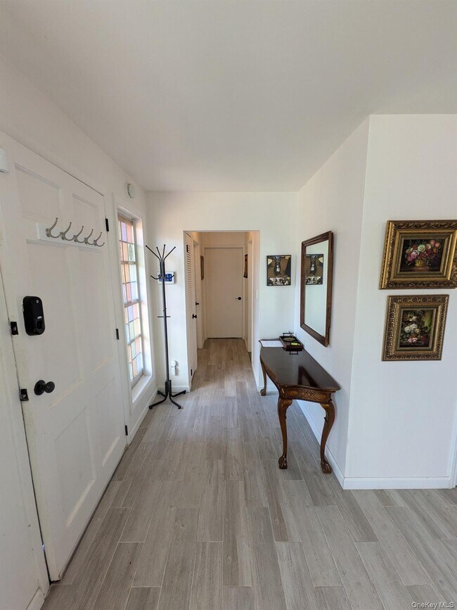 Building Photo - 37 Hill Rd