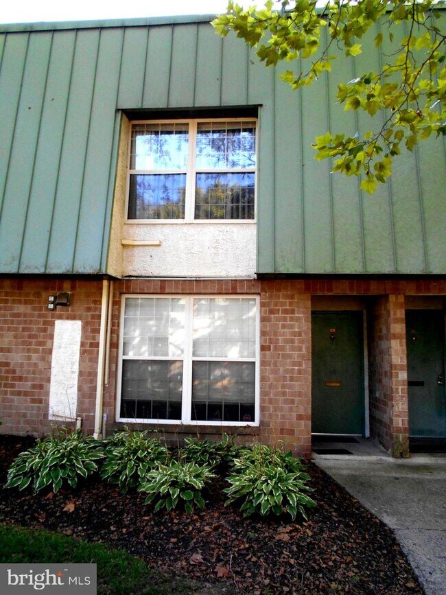 Building Photo - 441 Tomlinson Rd