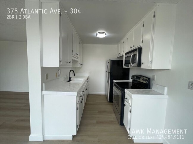 Building Photo - Available now! For Rent: Stunning Renovate...