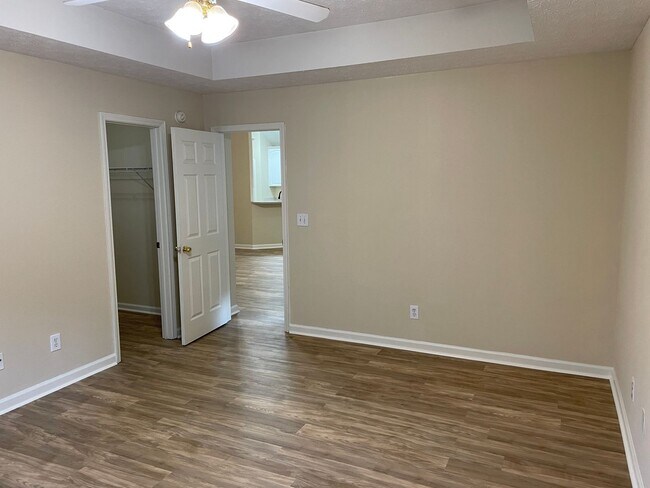 Building Photo - 618 Ridge Park Dr