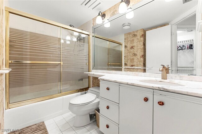 Building Photo - 305 La Peninsula Blvd