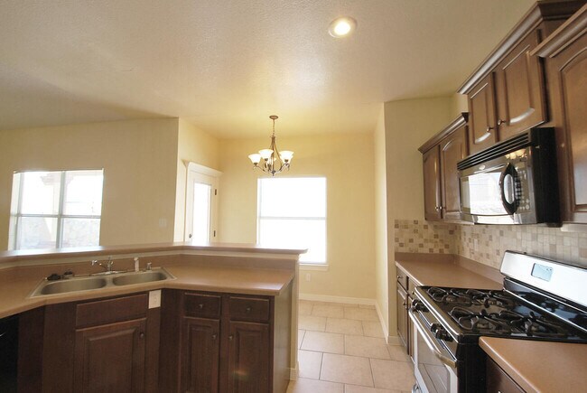 Building Photo - 5513 Ignacio Frias Dr