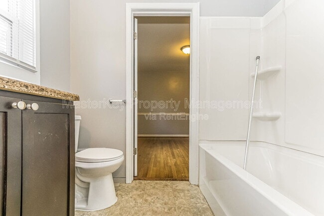 Building Photo - 208 E Geer St