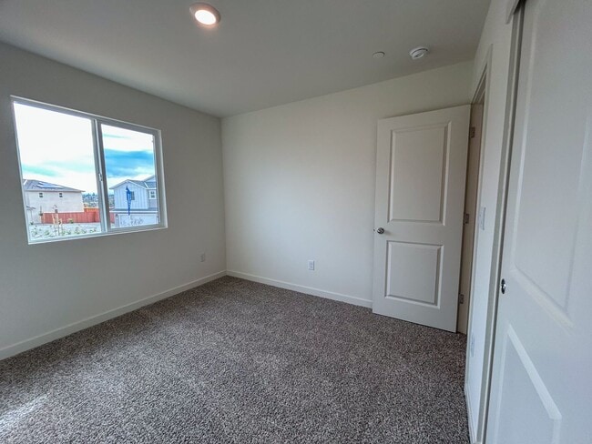 Building Photo - NEW BUILD HOME - Comfortable Living in a New Redding Neighborhood