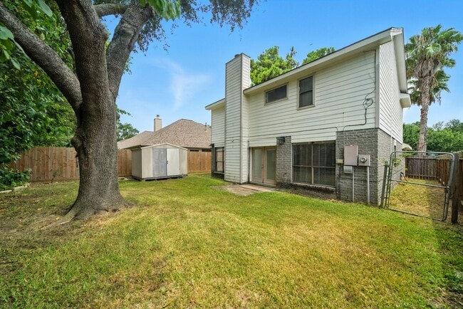 Building Photo - 5203 E Pagewick Dr