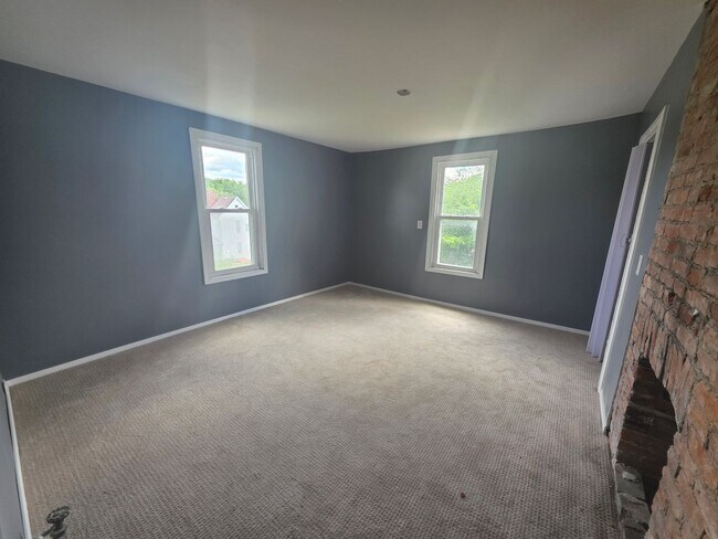 Building Photo - McKeesport - 3 Bed 2 Bath - Home for Rent