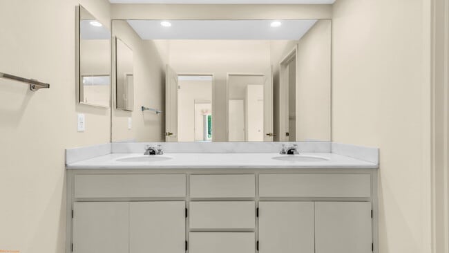 Building Photo - Spacious 3-Bedroom Retreat with 2.5 Baths in Palm Desert, Long-Term Rental (one year minimum)