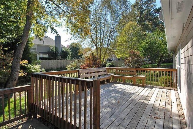 Building Photo - 2865 Cressington Bend NW
