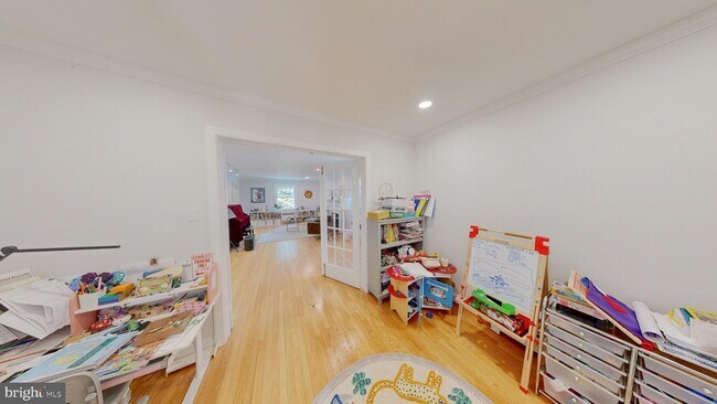 Building Photo - 8403 Bradmoor Dr