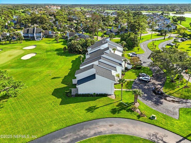 Building Photo - 16 Cove Rd