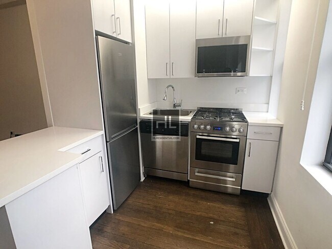Primary Photo - EAST 46 STREET