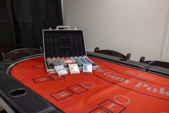 Building Photo - 1157 E Sego Lily Dr