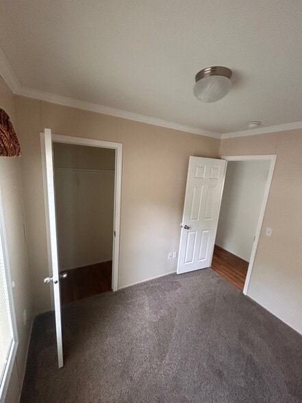 Building Photo - 28 Oak Tree Ln