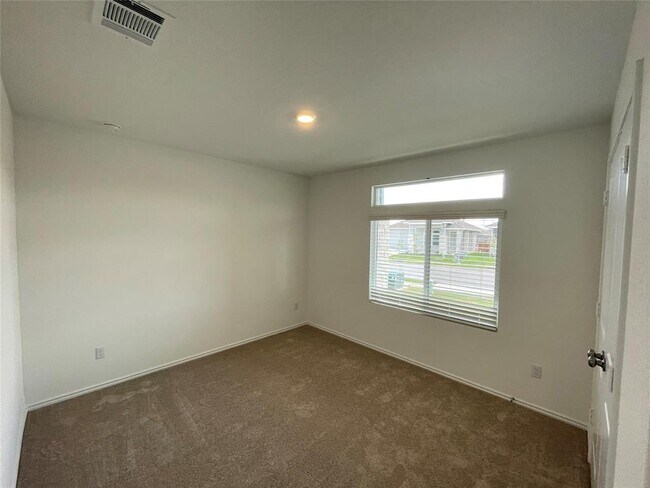 Building Photo - 337 Jeffers