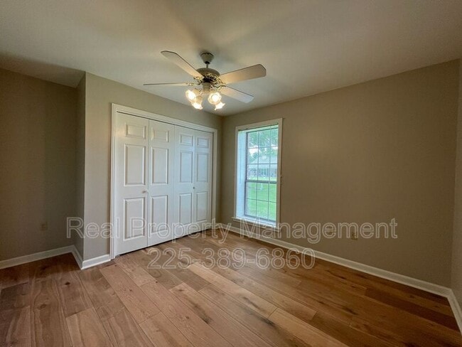 Building Photo - 2422 Riverside Dr