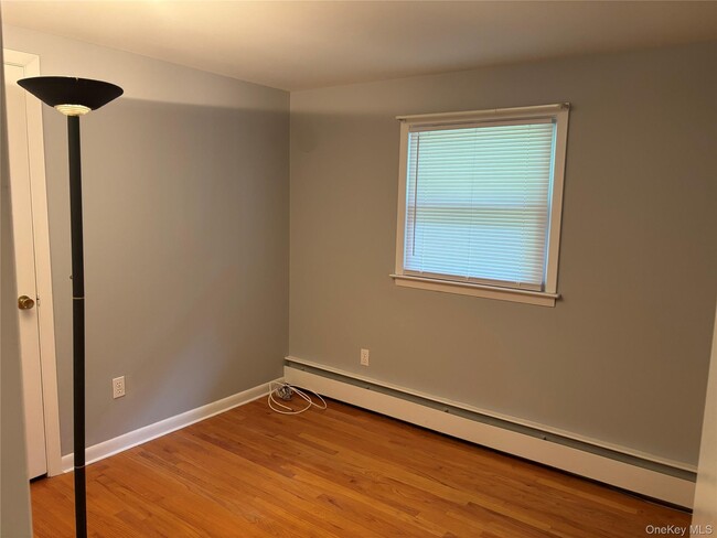 Building Photo - 239 Vineyard Ave