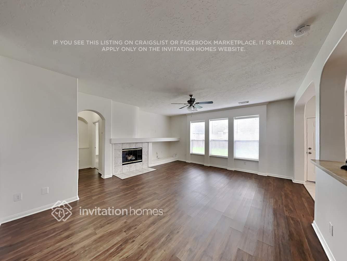 Building Photo - 1120 Sunset Lakes Dr