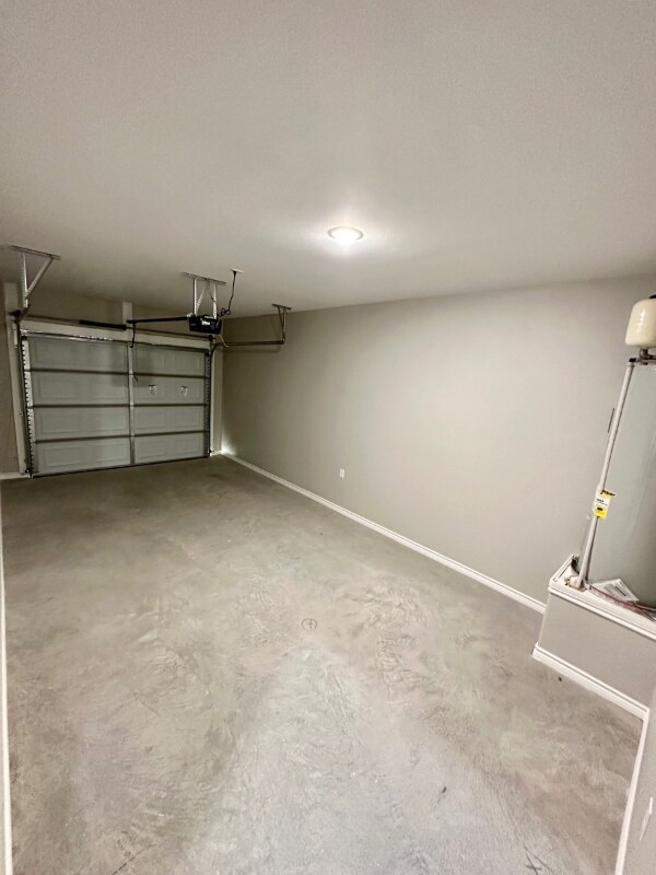 Building Photo - 16117 Pawnee Dr