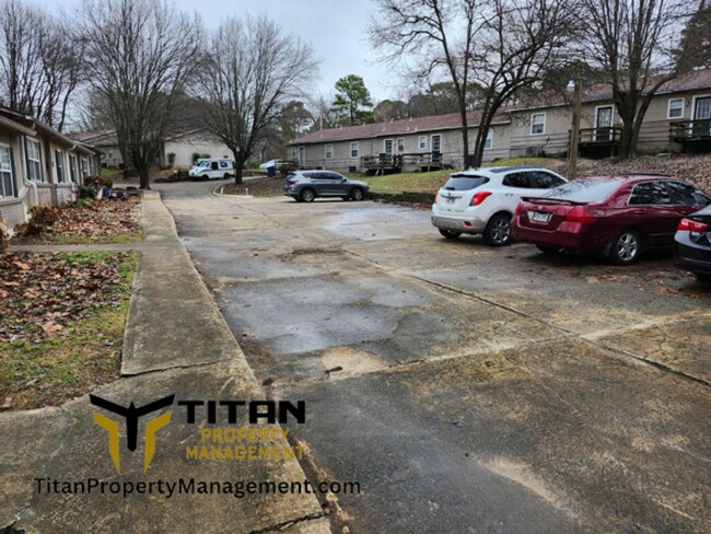 Building Photo - 2 bed/2 bath Apartment