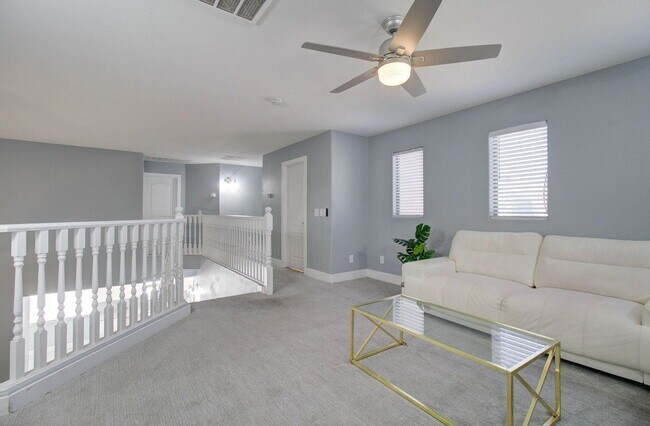 Building Photo - 8317 S 45th Ln