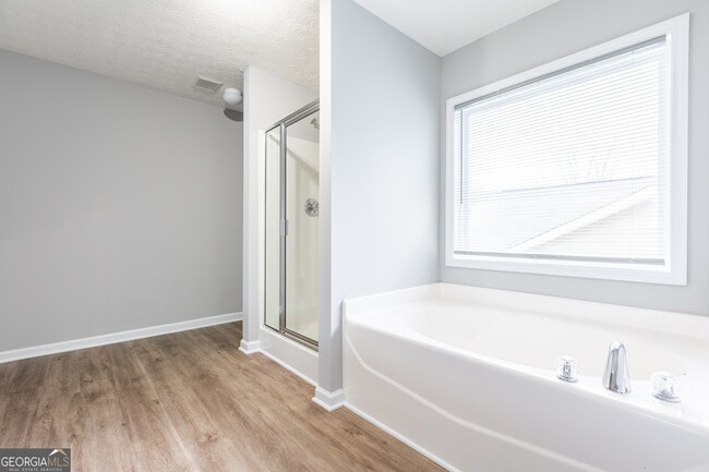 Building Photo - 3290 Cooper Woods Dr